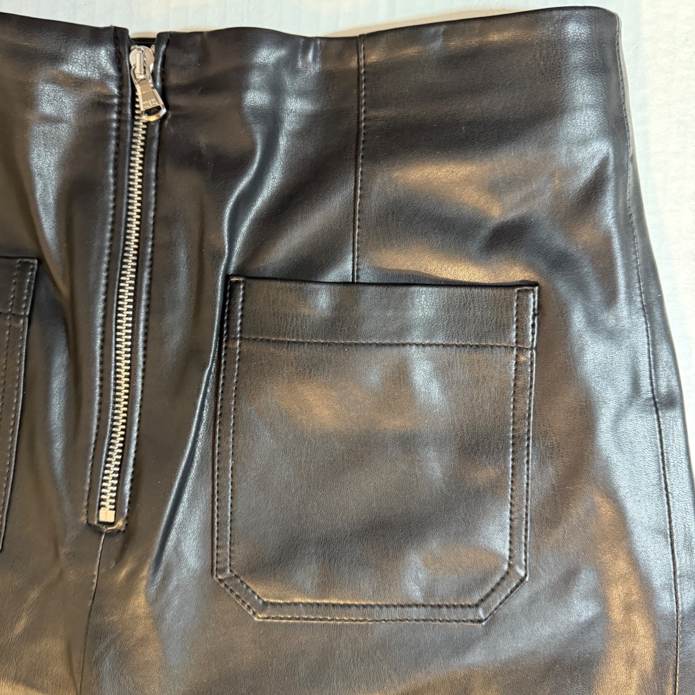 Veronica Beard Sz 8 pants Black Faux Leather High Waisted Wide Leg Crop Elegant - Picture 7 of 16